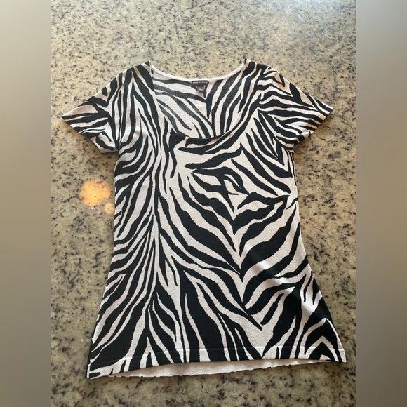 Dana Buchman Tops - Women’s rayon blend Dana Buckman square neck Zebra Print Top size small